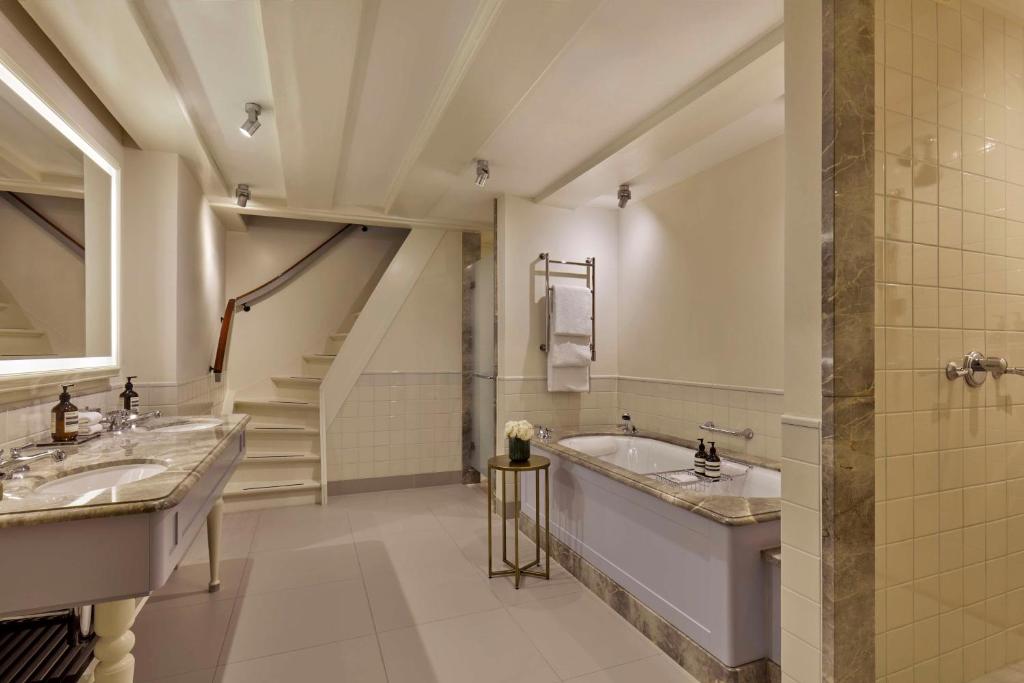 Waldorf-Astoria-Amsterdam-03