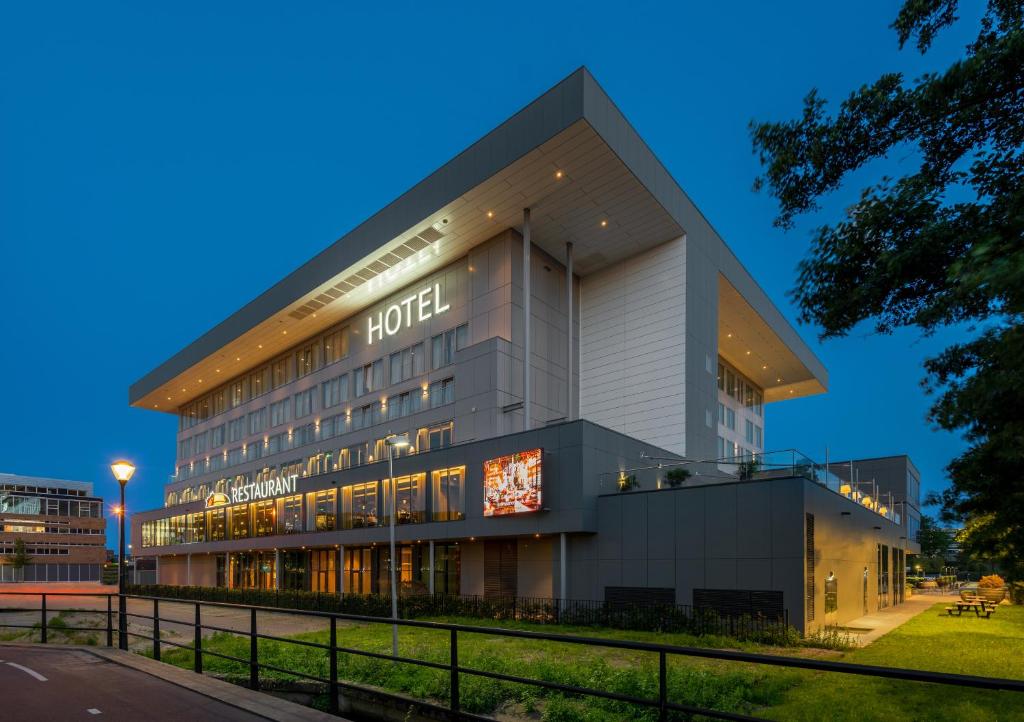 Van-der-Valk-Hotel-Haarlem-01