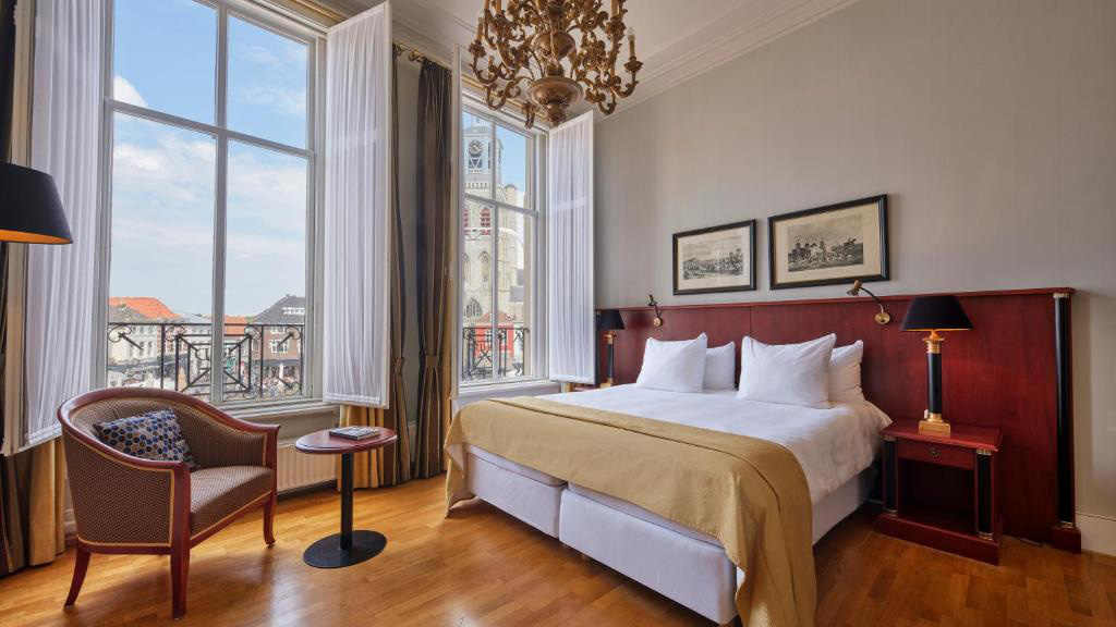 Grand-Hotel-De-Draak-002